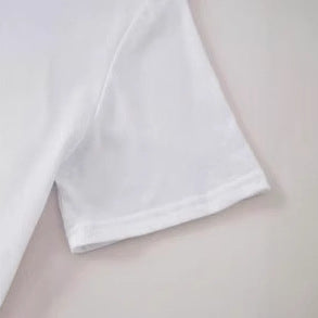 Løstsiddende kortærmet T-shirt med læbeprint