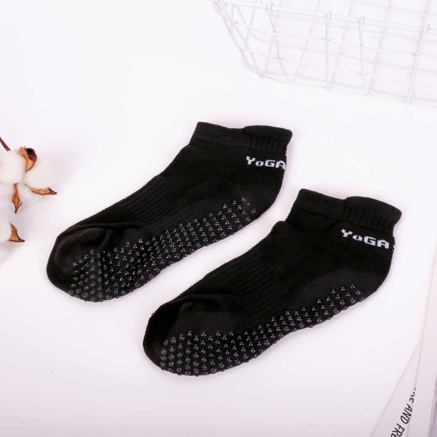 Fashion Sweat-absorbent Breathable Female Non-slip Yoga Socks