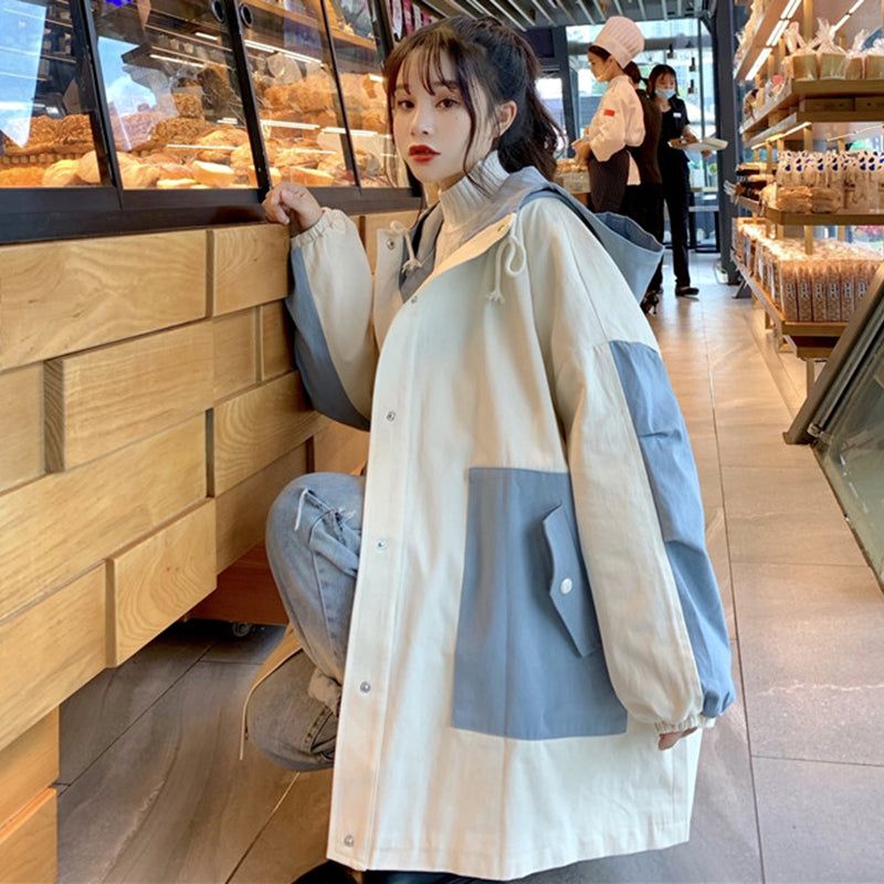 Trench Coat Casual Solto e Fino de Comprimento Médio