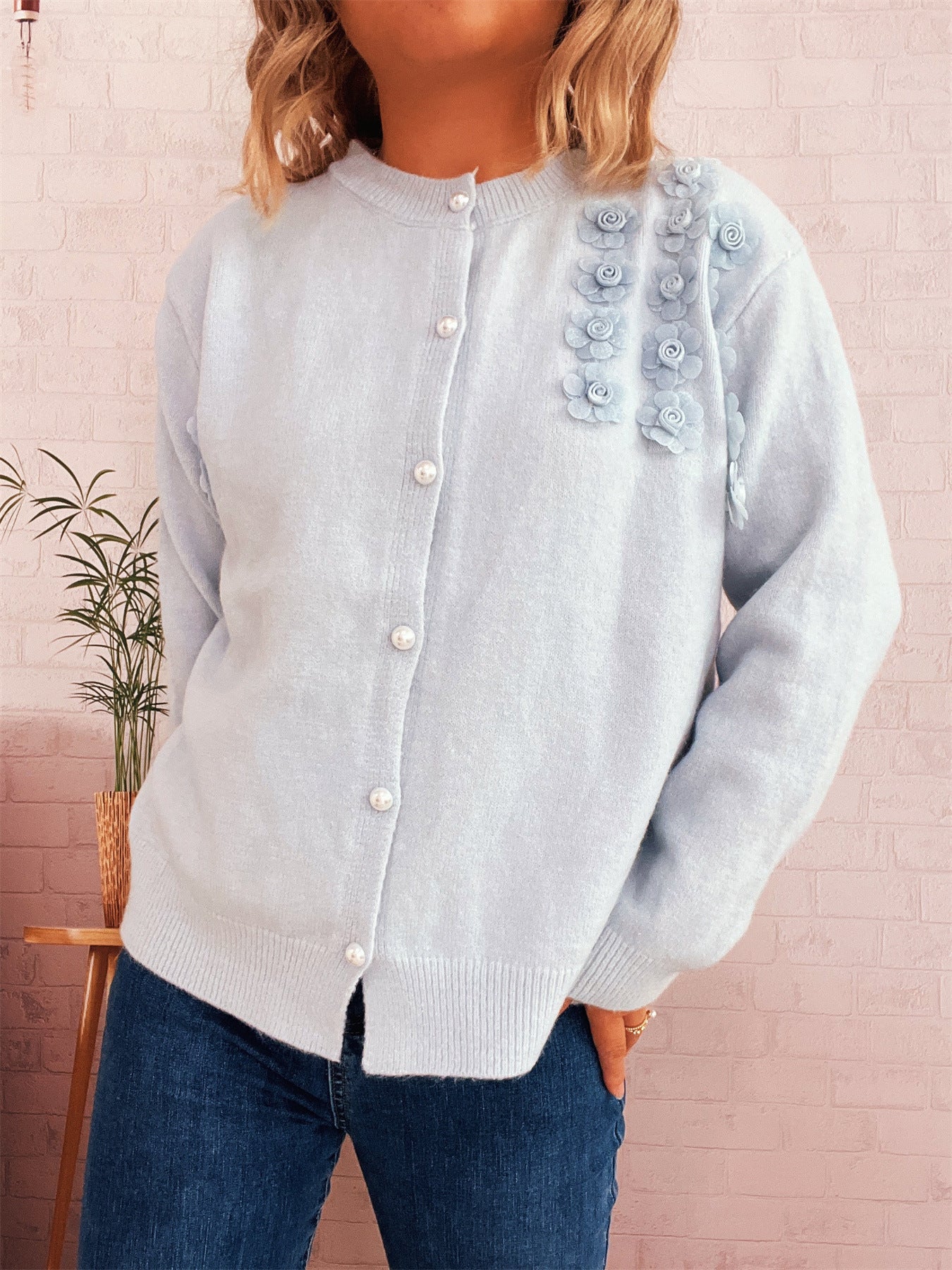 Knitted Button Three-dimensional Flower Decorative Knitted Sweater