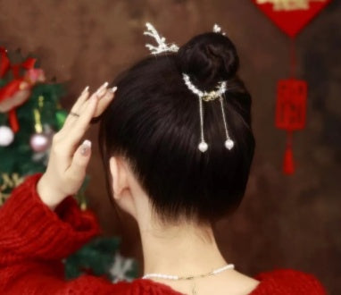 The Ball Head Of The Staghorn Is Fixed And The Hair Is Clamped
