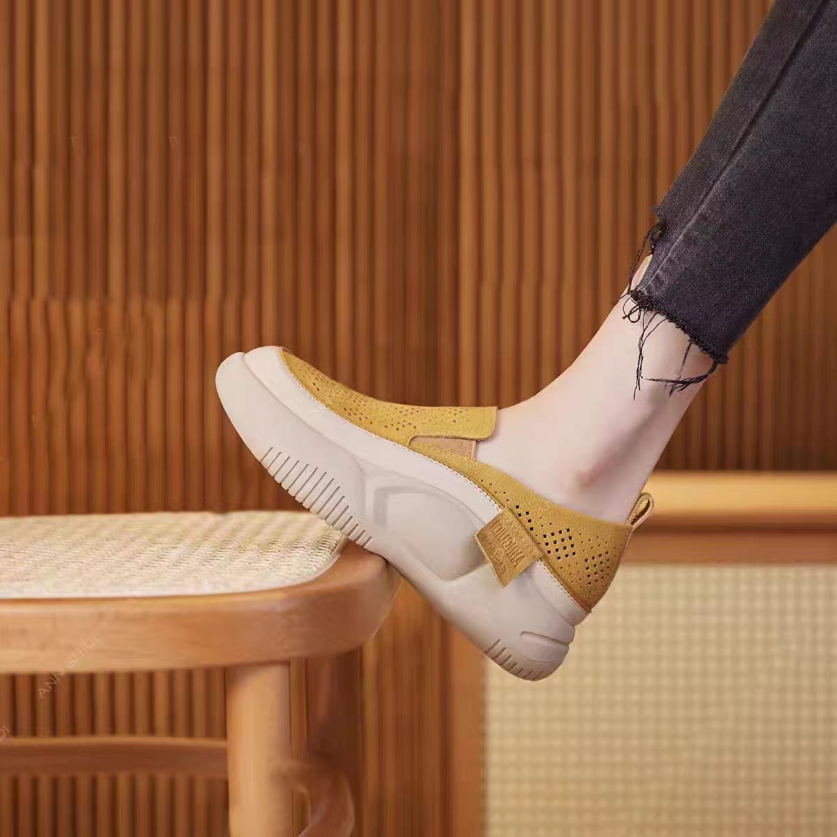 Women's Fashion Platform Retro Small White Shoes