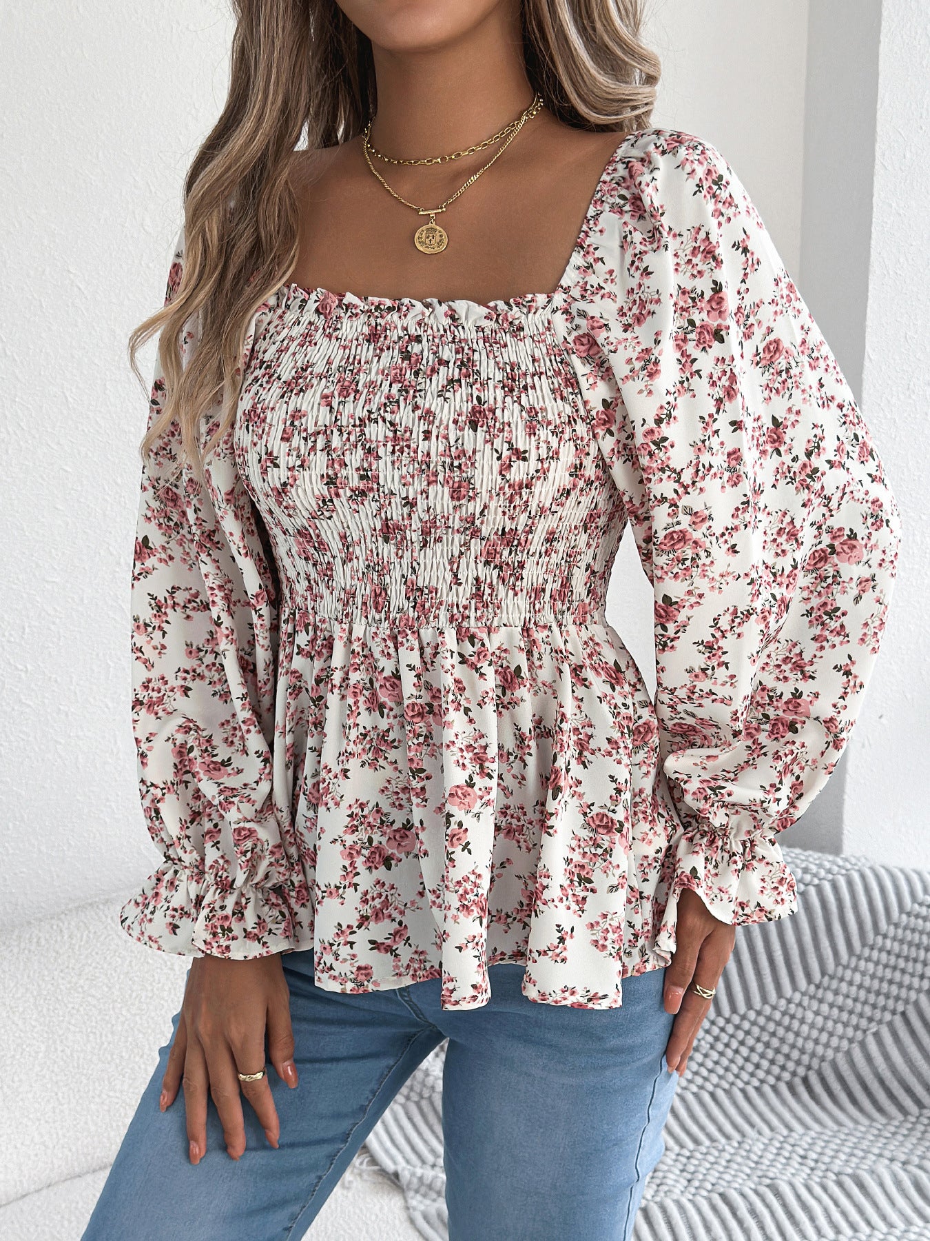 Casual Square-neck Top With Flared Sleeves And A Printed Design
