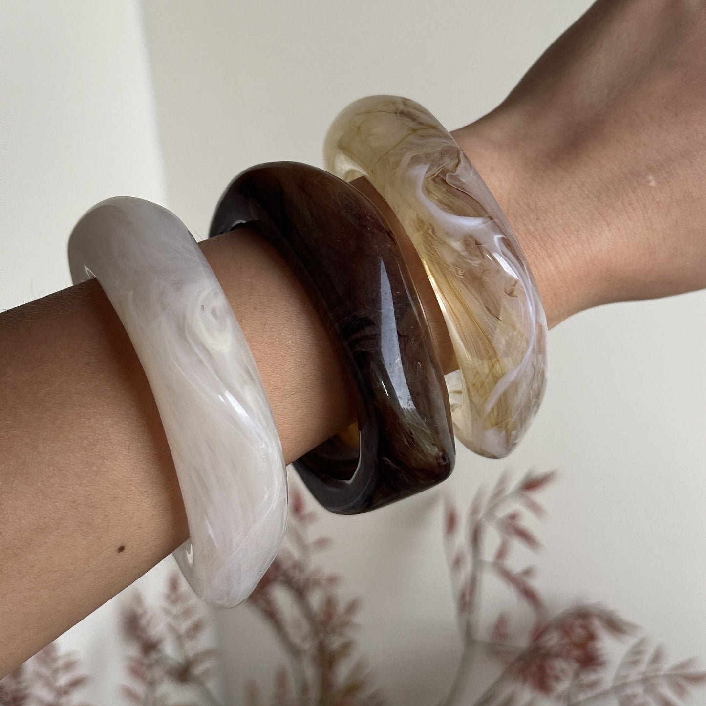 Europæisk og amerikansk overdrevet Ins Style Akryl Mode Armbånd Uregelmæssigt Gennemsigtigt Design