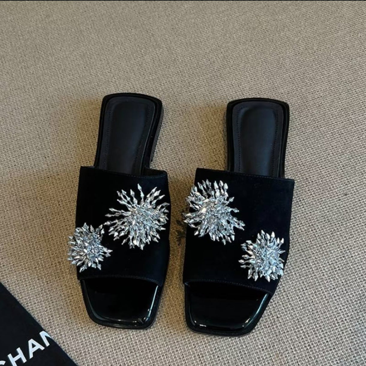 Summer New All-Match Black Sophisticated French-Style Flat Sandals