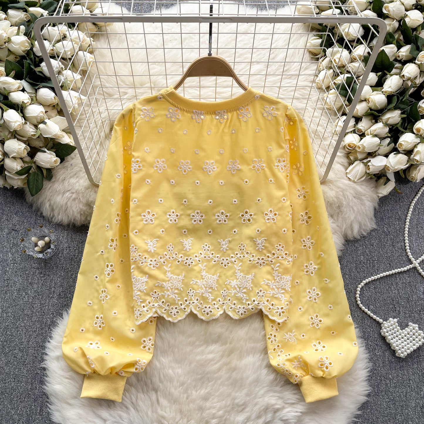 Hollow-out Slim-fit Short Age-reducing Puff Sleeve Top