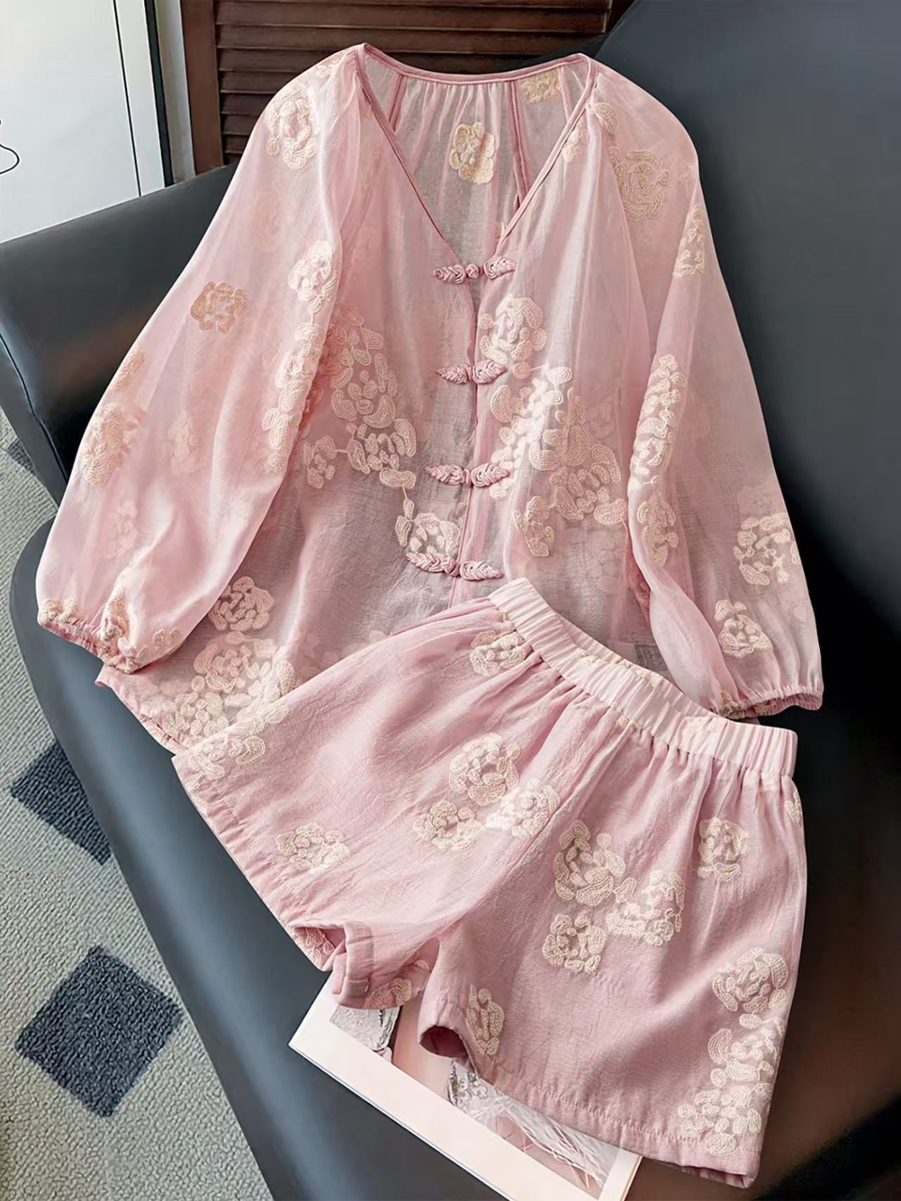 Womens European And American-style Fashionable Embroidered Shorts Set