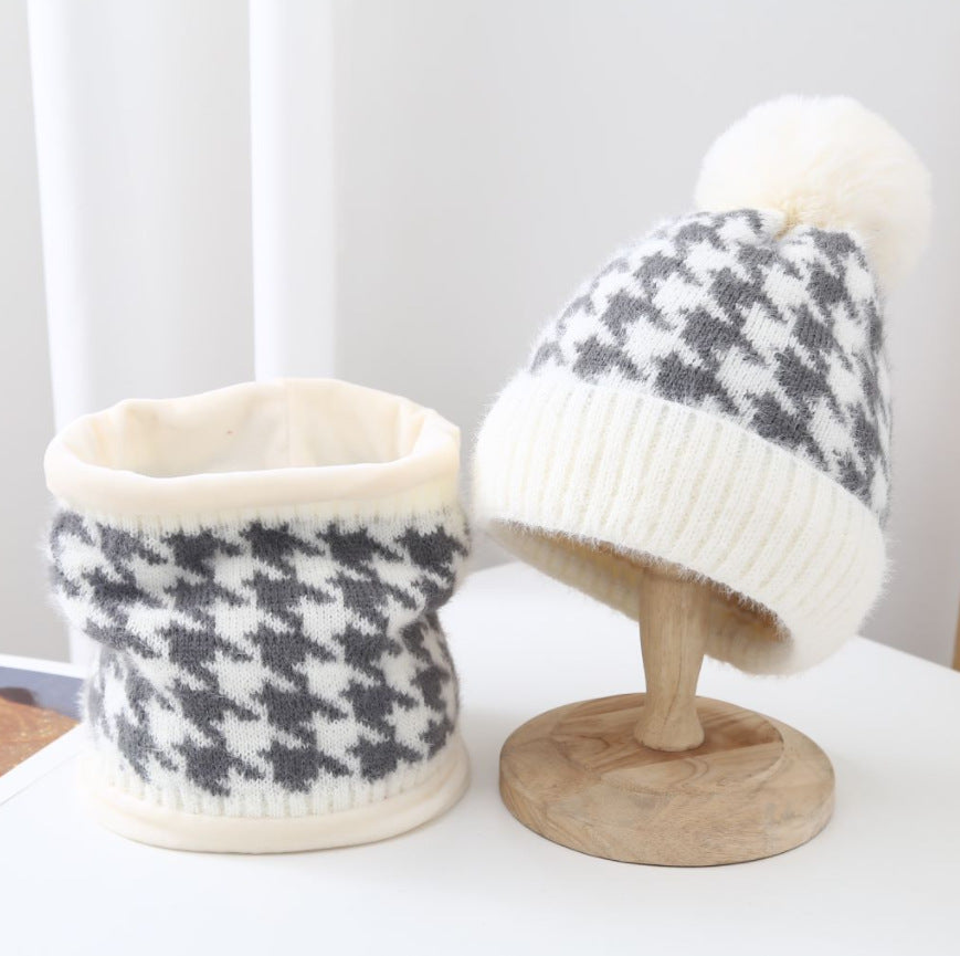 Modefleece todelt strikhue til damer
