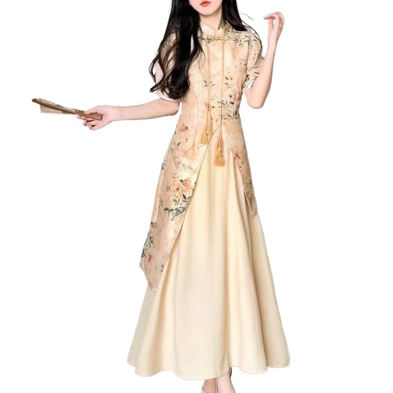 Cheongsam-kjole med blomsterprint – en elegant efterårslang nederdel, der fremhæver taljen og skaber en slankende silhuet