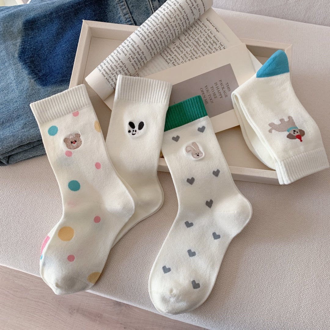 Womens Mid-calf Socks That Are Breathable And Sweat-absorbent