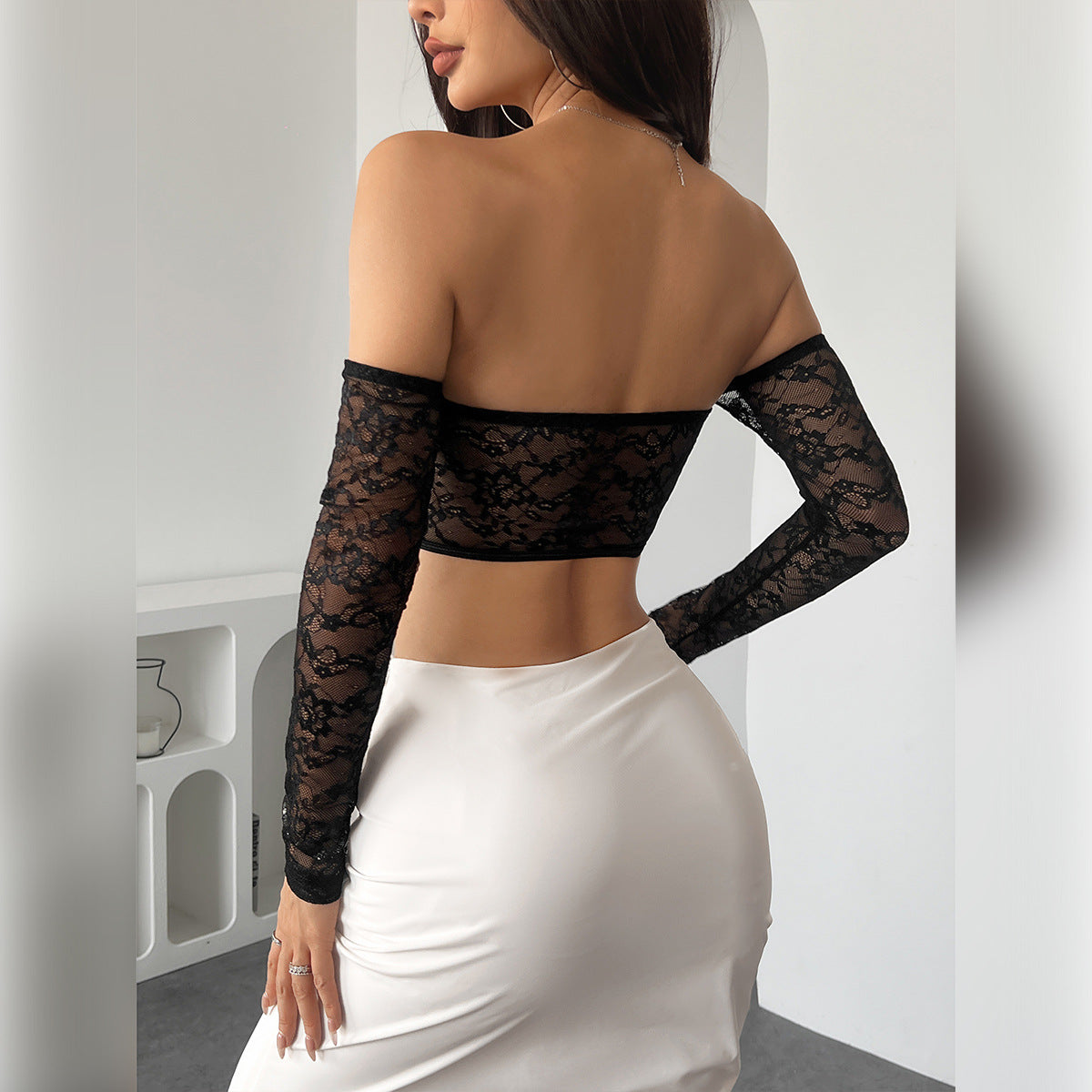 Figursyet off-shoulder langærmet rygløs top til kvinder