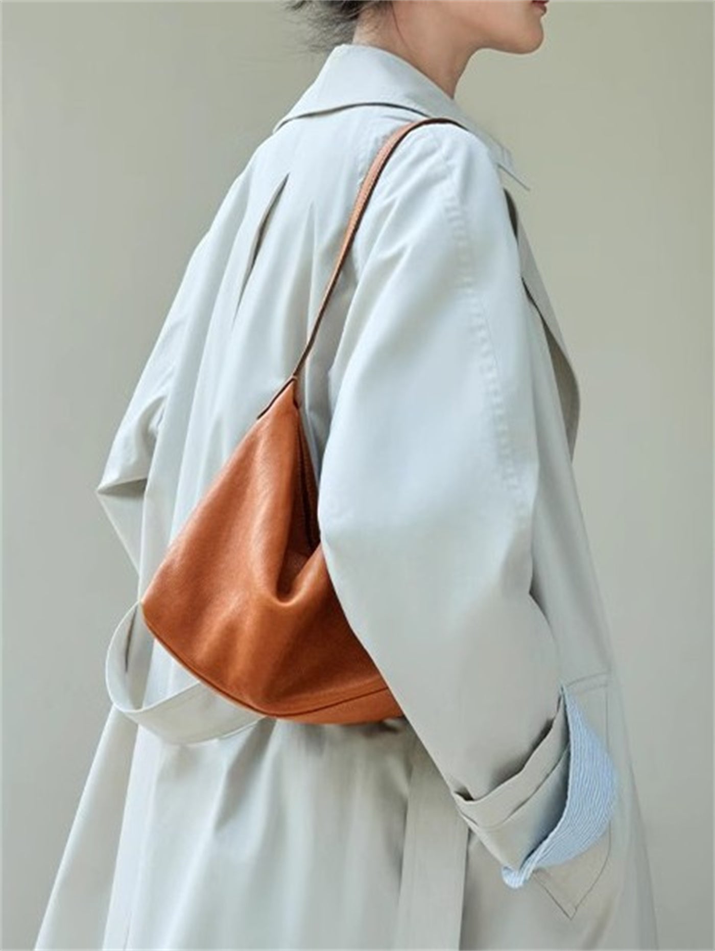 Leisure One-shoulder Slung Commuter Zipper
