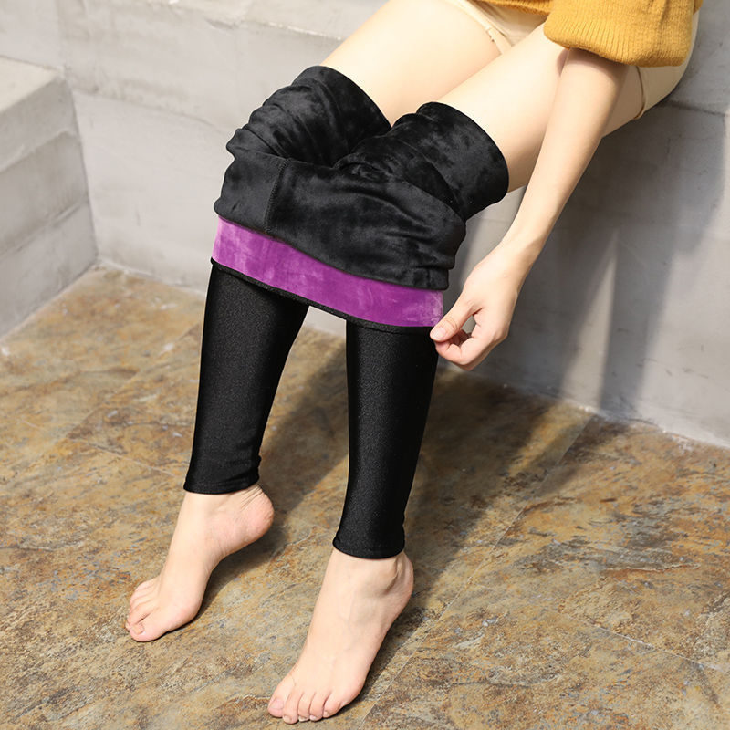 Fløjlsforede glans leggings med fodstrop til kvinder