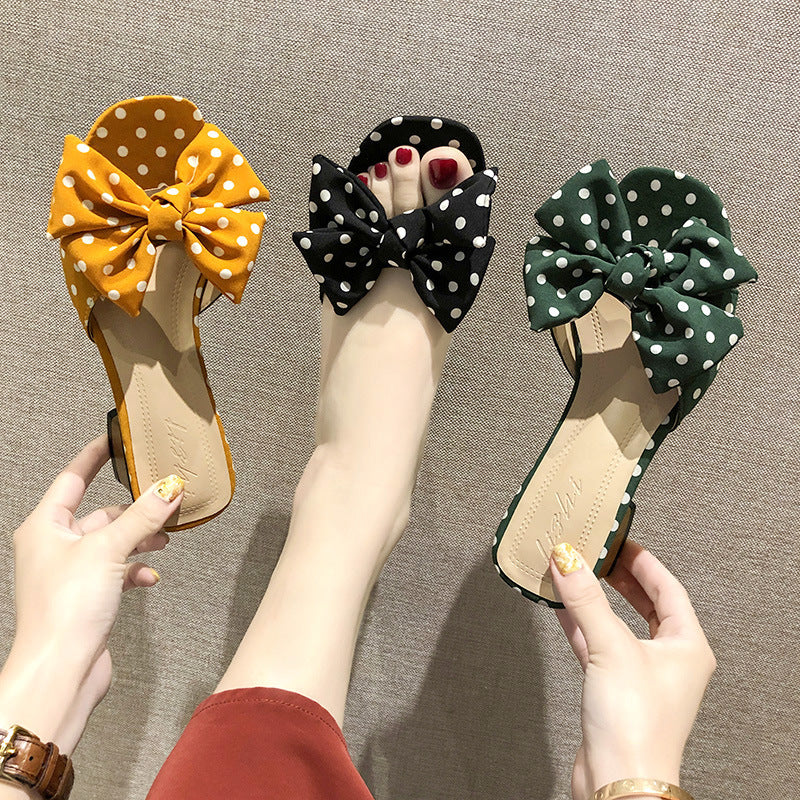 Bow-tie polka dot slippers