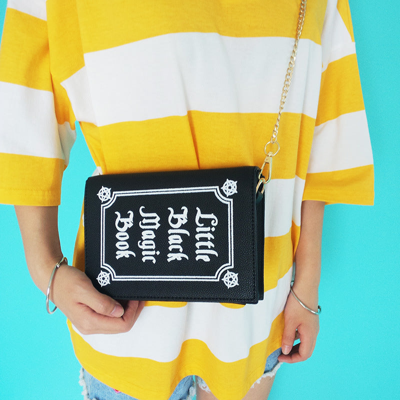 Vintage Modebrev Bogstil Pu Pung Daglig Clutch Taske Dametaske Skuldertaske Håndtaske Dame Crossbody Mini Messengertaske