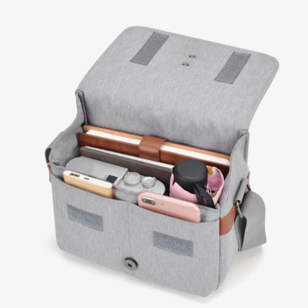 Digital camera shoulder bag