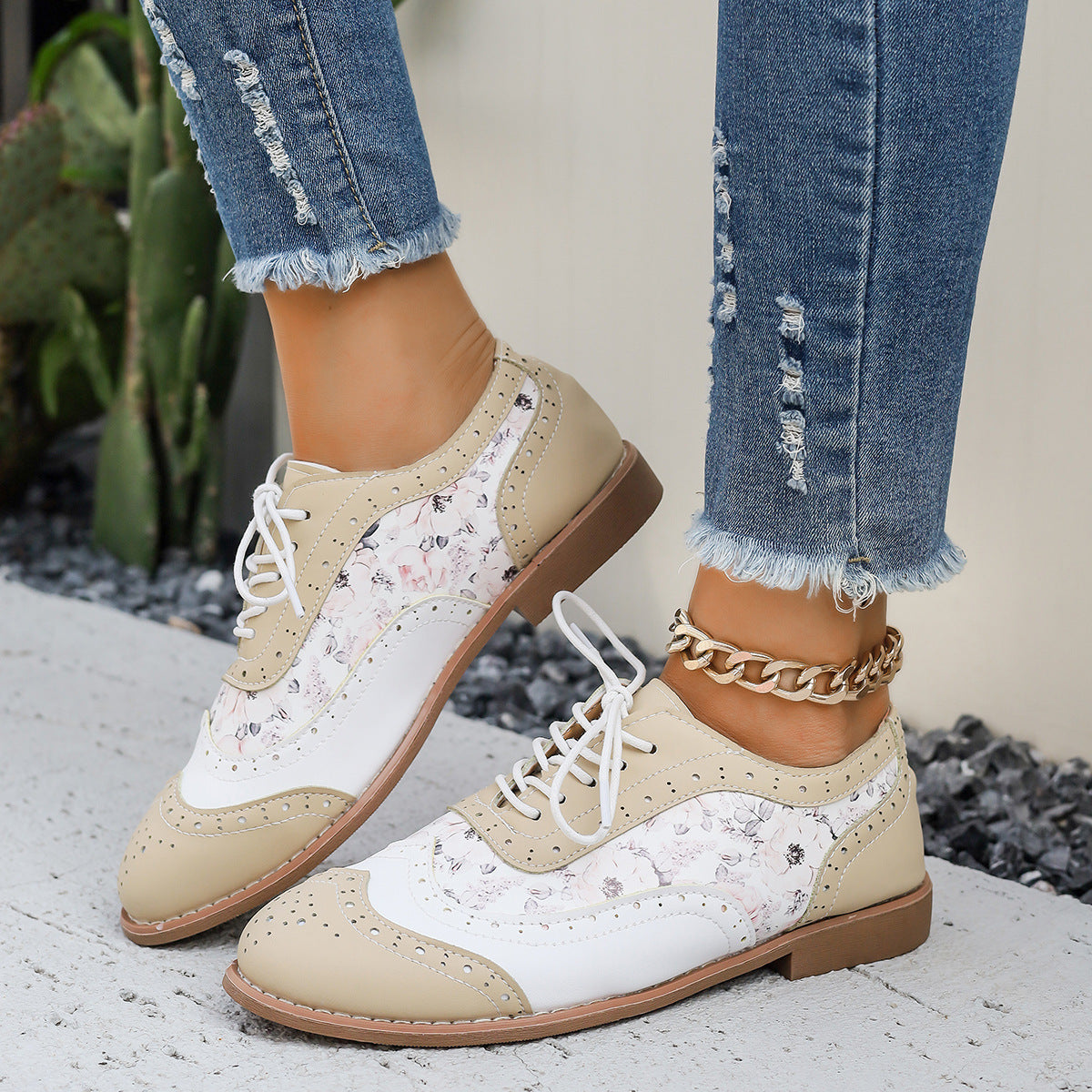 Womens Floral Brocade Pumps In Plus Sizes Color-Block Design With Lace-Up Round Toe