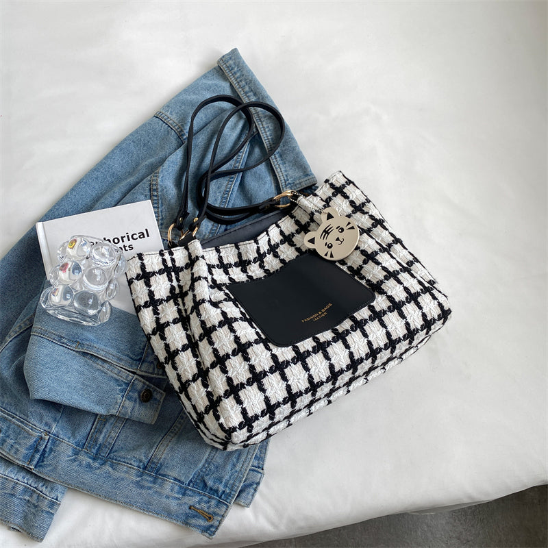Women's Commuting Shoulder Bag Is Popular