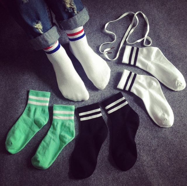Solid color cotton socks
