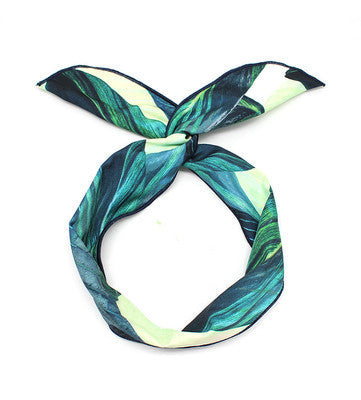Hair band with female tiara
