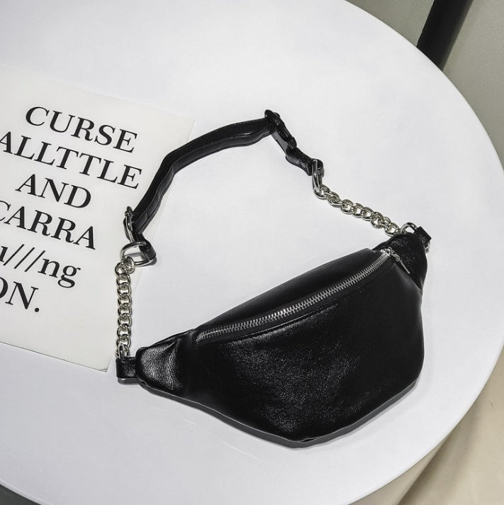 On the new pocket female summer new wave Korean version of the personality fashion chain chest bag simple wild Messenger bag