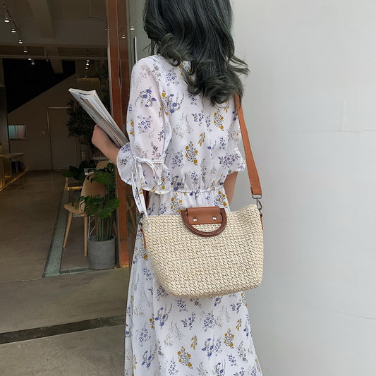 Alsidig Crossbody Skuldertaske til Kvinder med Personlighed i Vævet Design