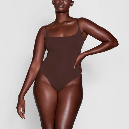 Slim-fit slynget top, der passer til alt