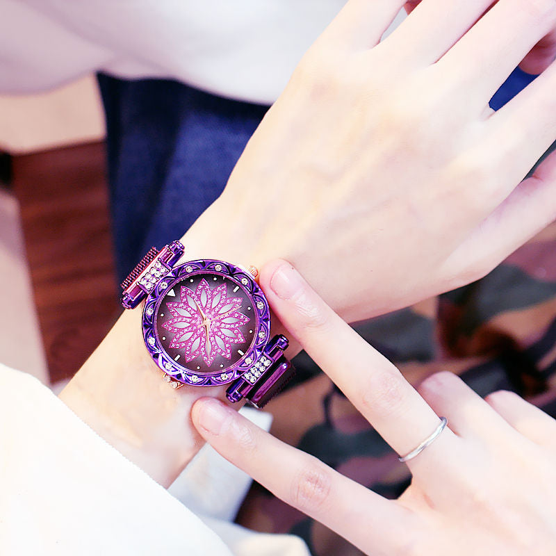 Trendy simple women's watch