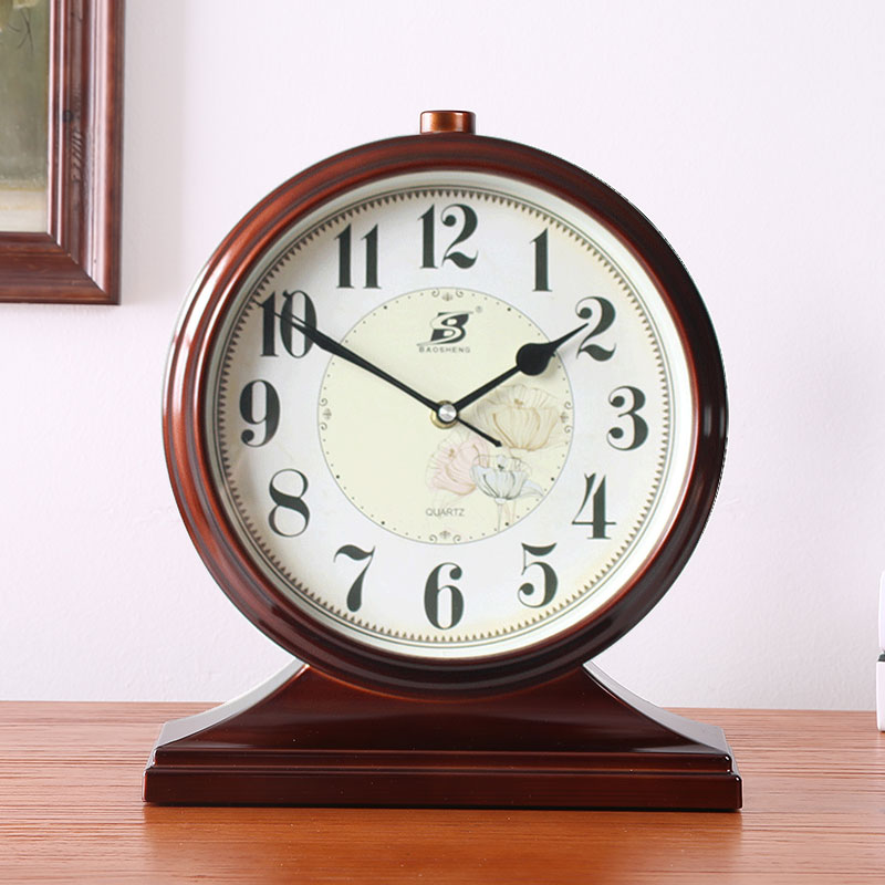 Classic  Simple Retro Clock