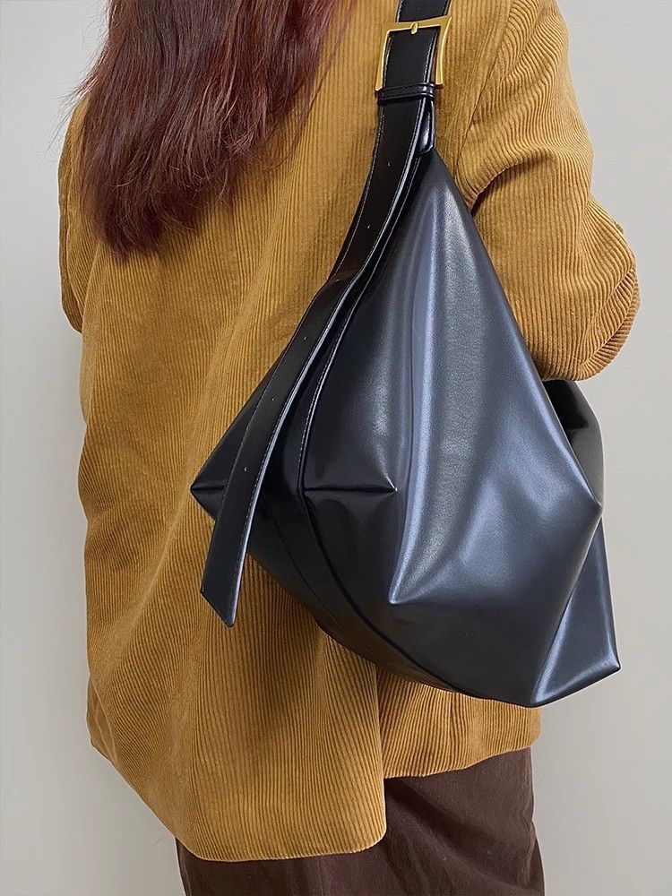 Special-interest Design New Large Capacity Versatile Shoulder Messenger Bag