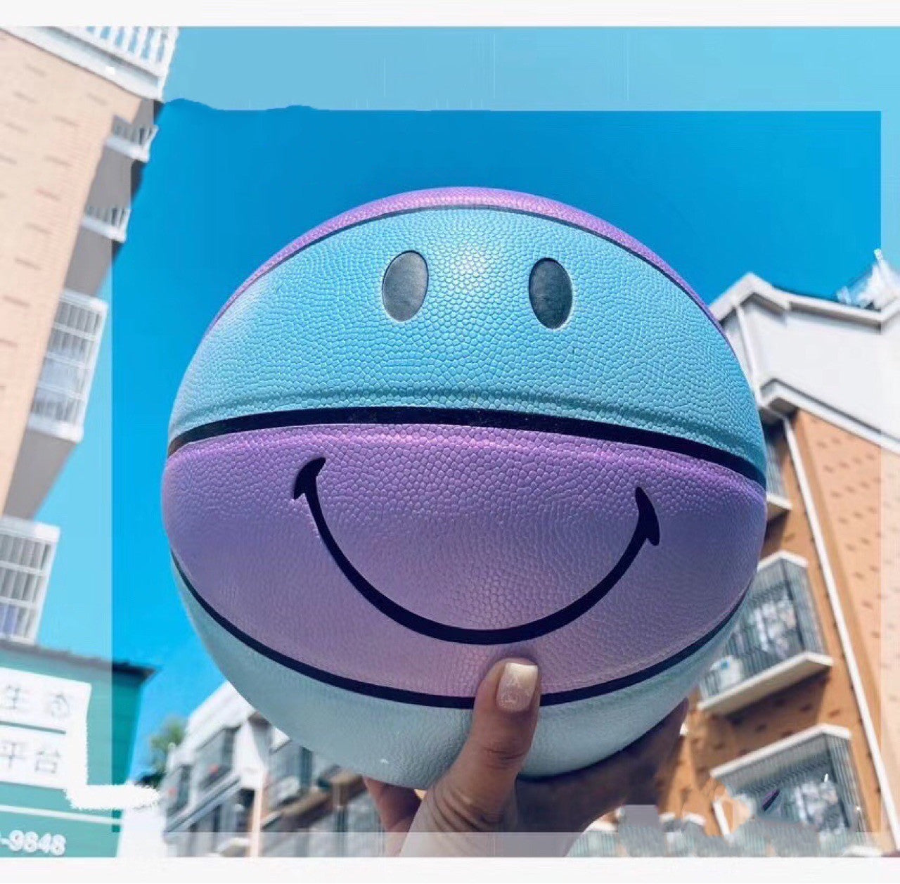 Kamæleon-smiley-basketball