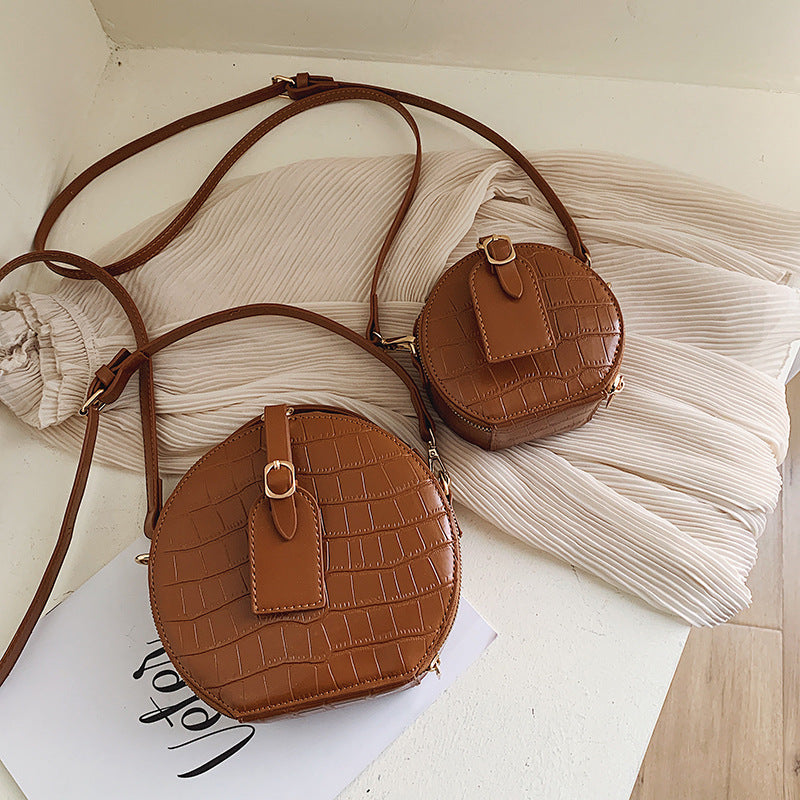 Wild small round bag