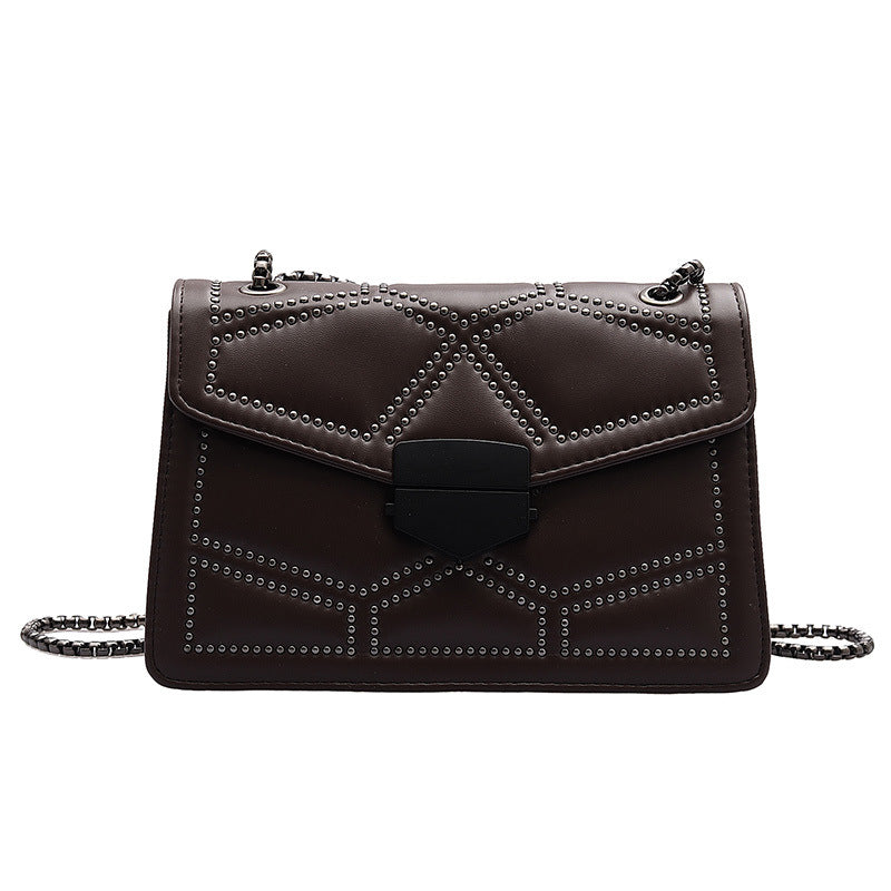 Trendy and versatile rice nail handbag