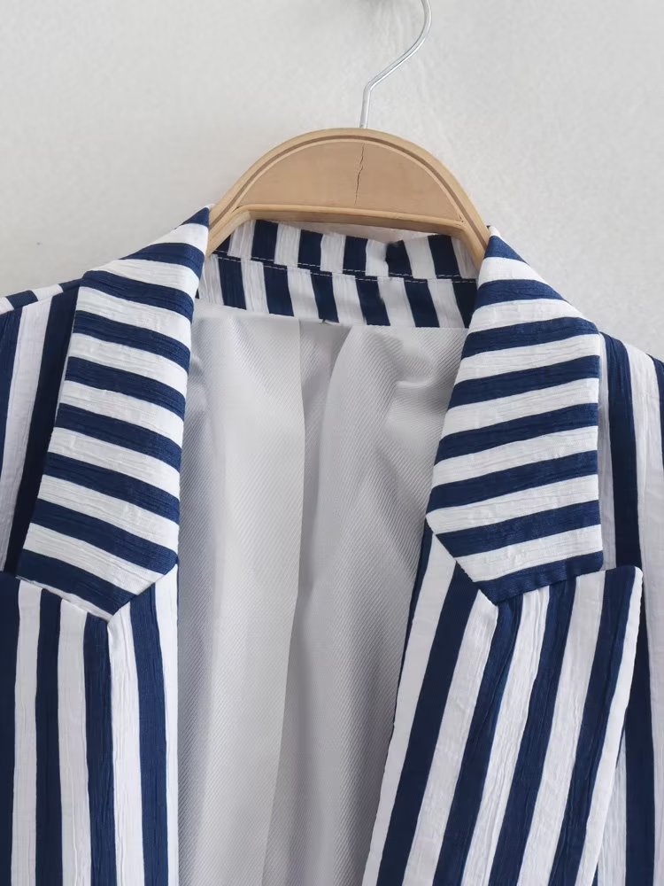 Ladies Lapel Stripe Pocket Trim Jacket