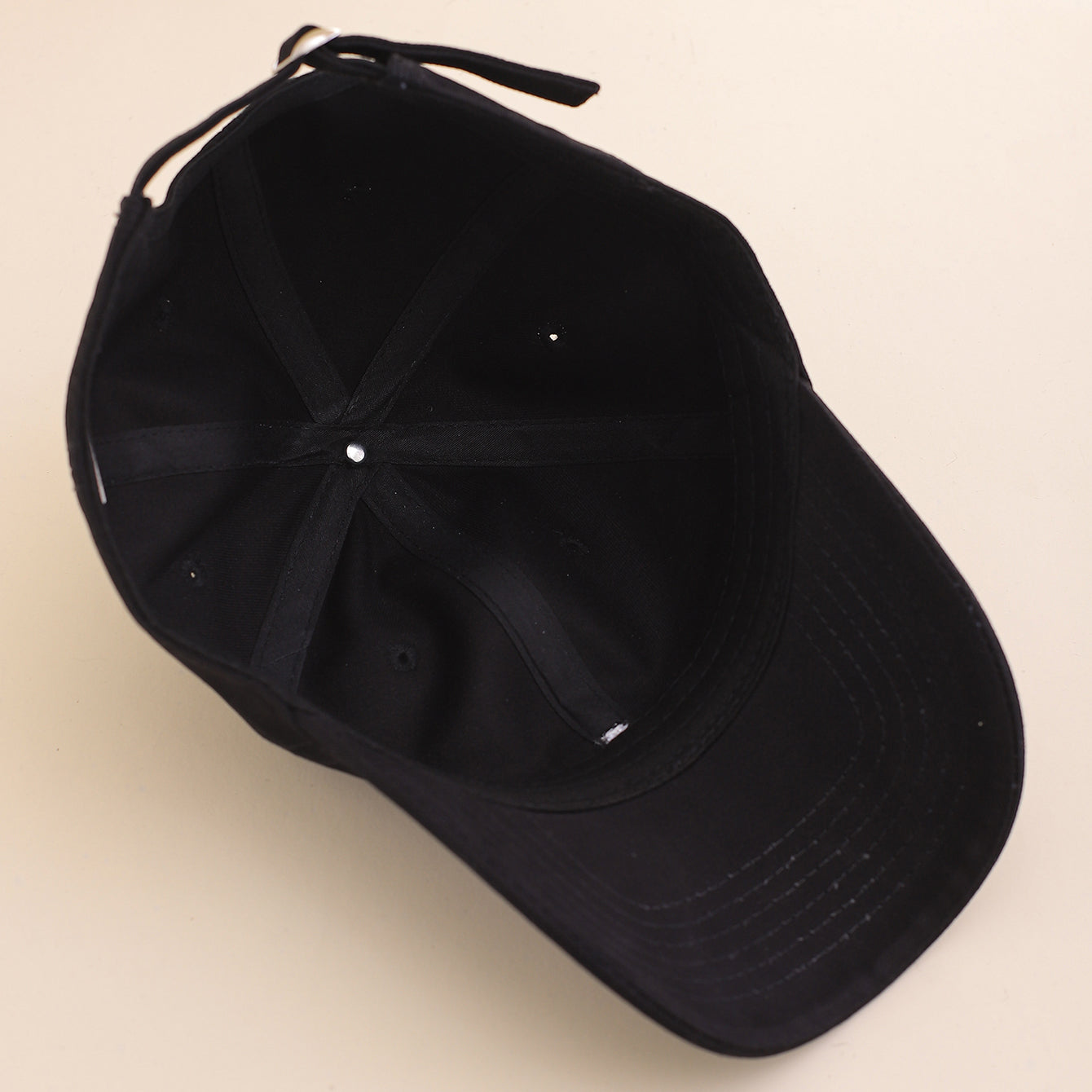 Solid-color Embroidered Smiling Face Baseball Cap For Daily Commuting, Sun Protection While Traveling, And Photography Purposes.
