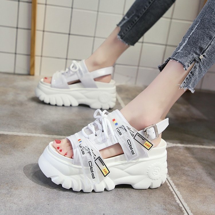 Increased inner sandals with platform