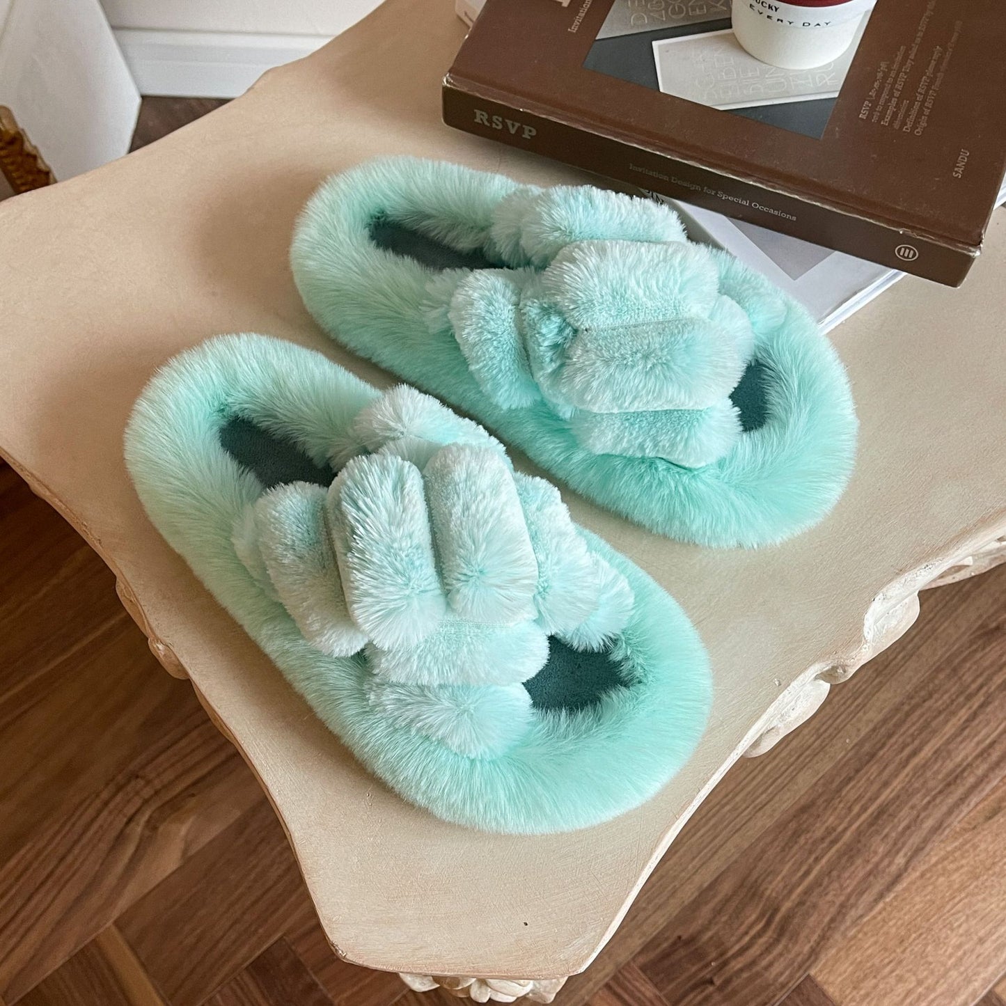 Women's Autumn And Winter New European And American Large Size Cross-gradient Rabbit Fur Slippers
