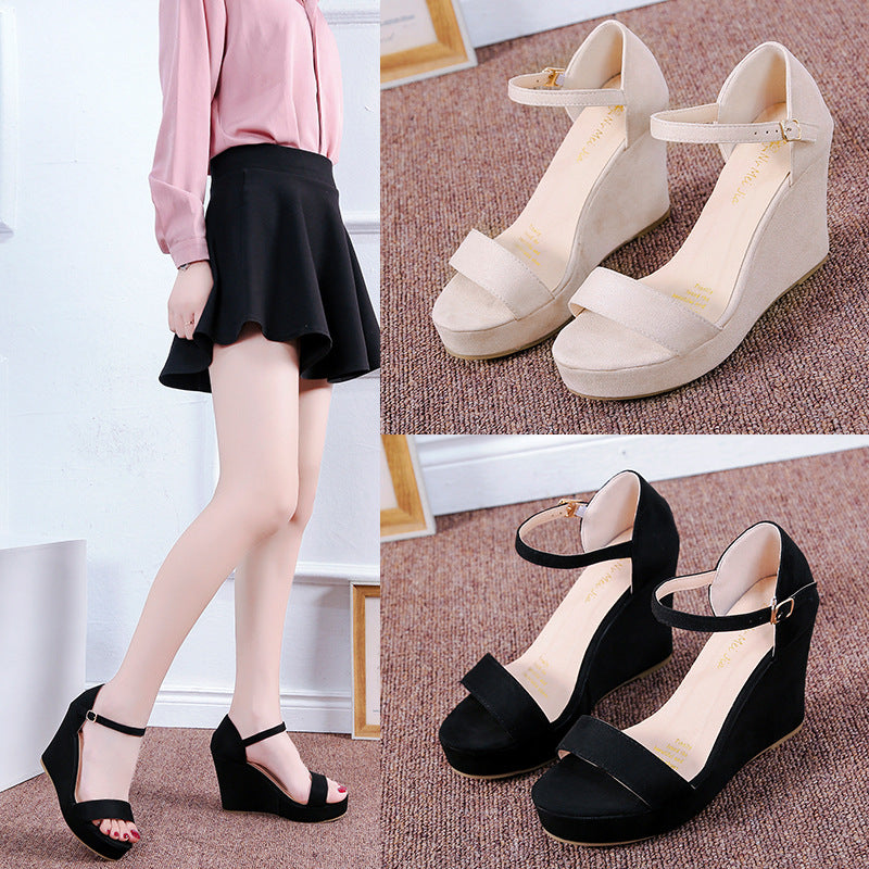 Buckle suede sandals