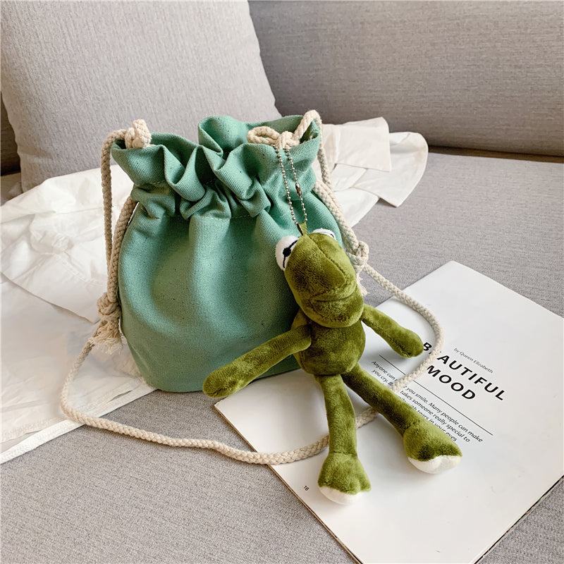 Female cartoon doll bucket bag