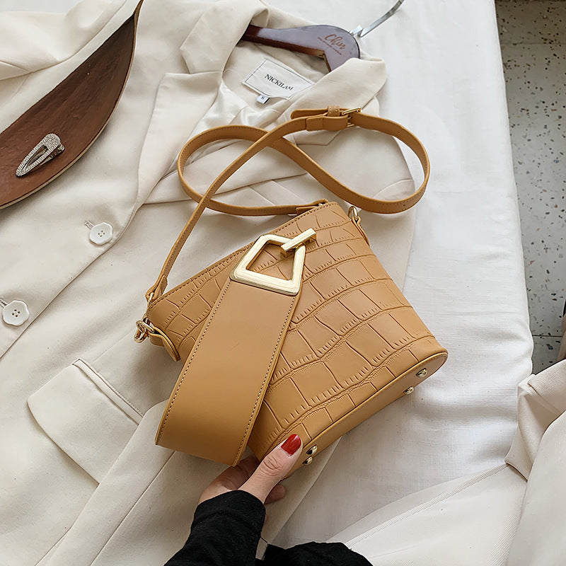 Design Of New Style Messenger Bag