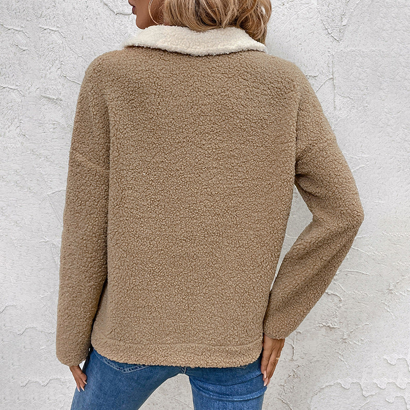 Langærmet sweater med opretstående krave, farvematching og varmt fløjlsfor