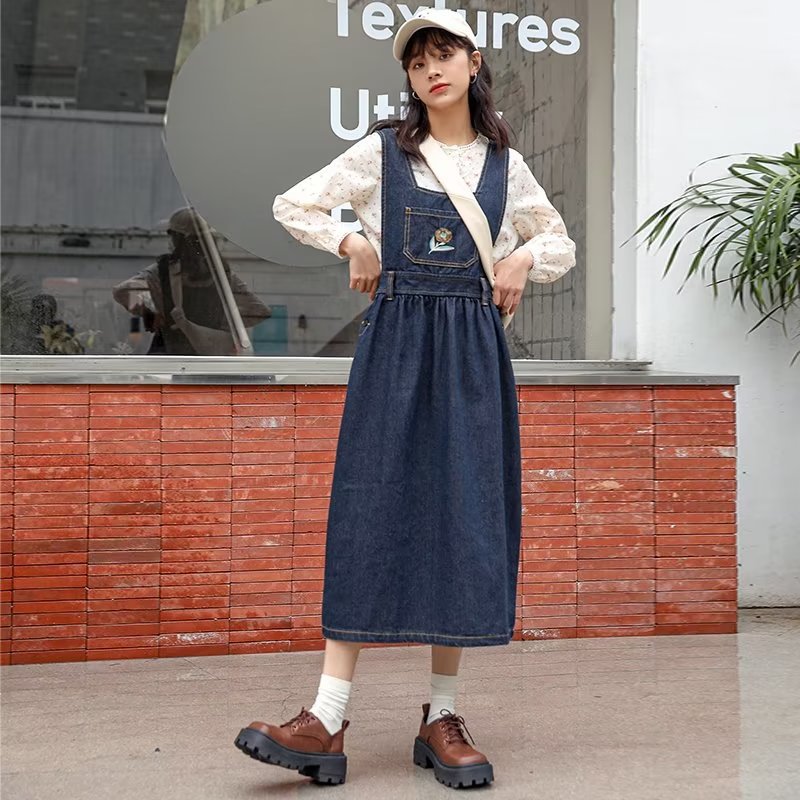 Womens Retro Embroidered Denim Suspender Dress