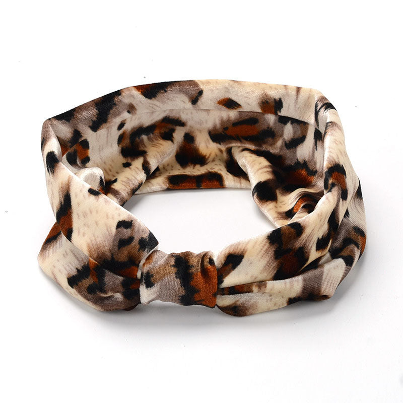 End the hairband in the middle