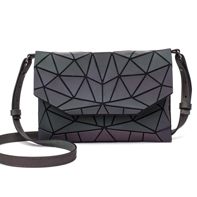 Lysende geometrisk crossbody-taske