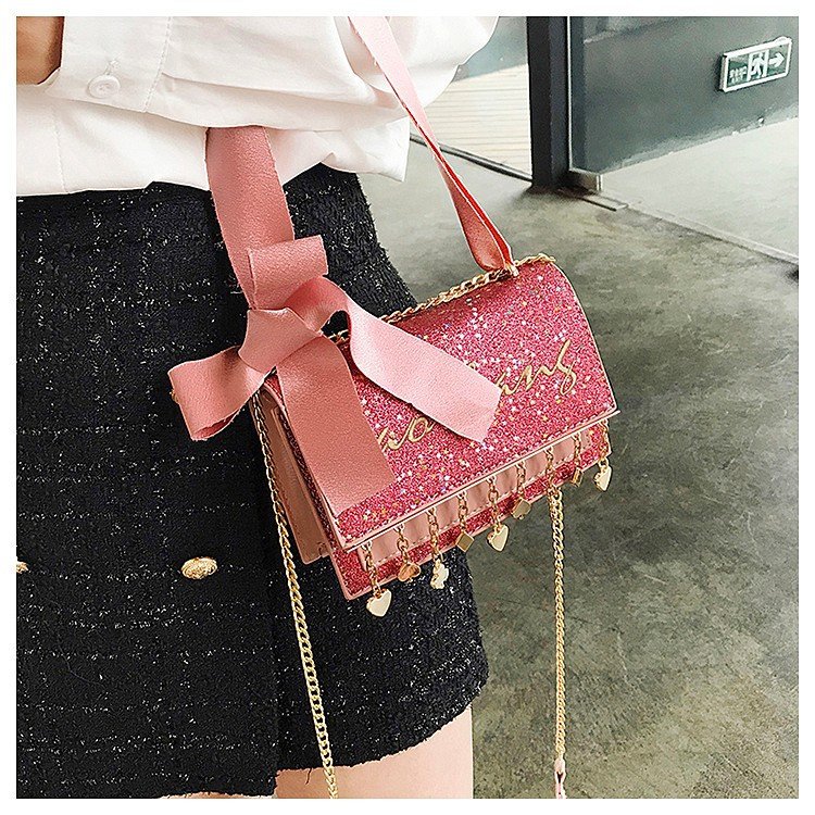 Fashion tassel Love Pendant messenger bag