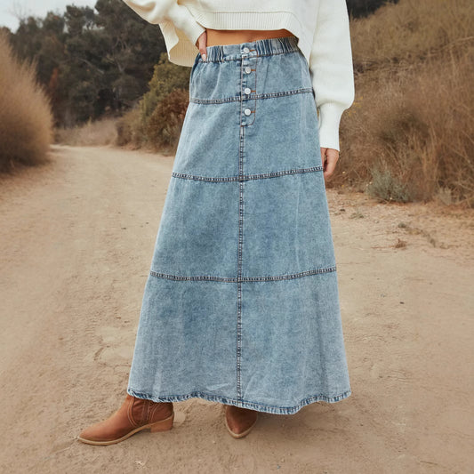 Fashionabel lagdelt syning denimnederdel til kvinder