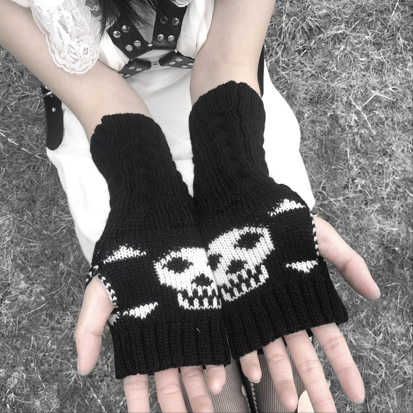 Skull Mid-Length Knitted Warm Half-Finger Gloves