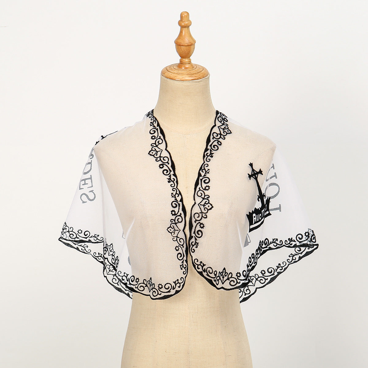 Hot-selling Polyester Triangular Scarf For Women Versatile And Easy To Style