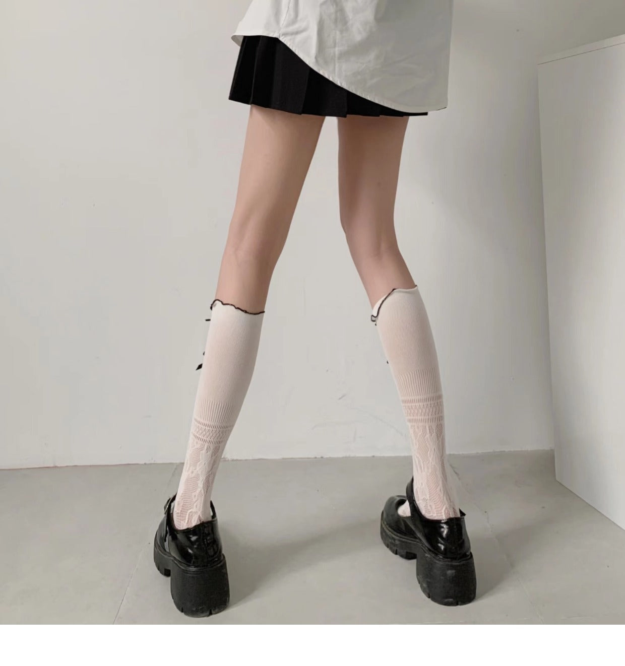 Hollow Bow Mid Tube Socks