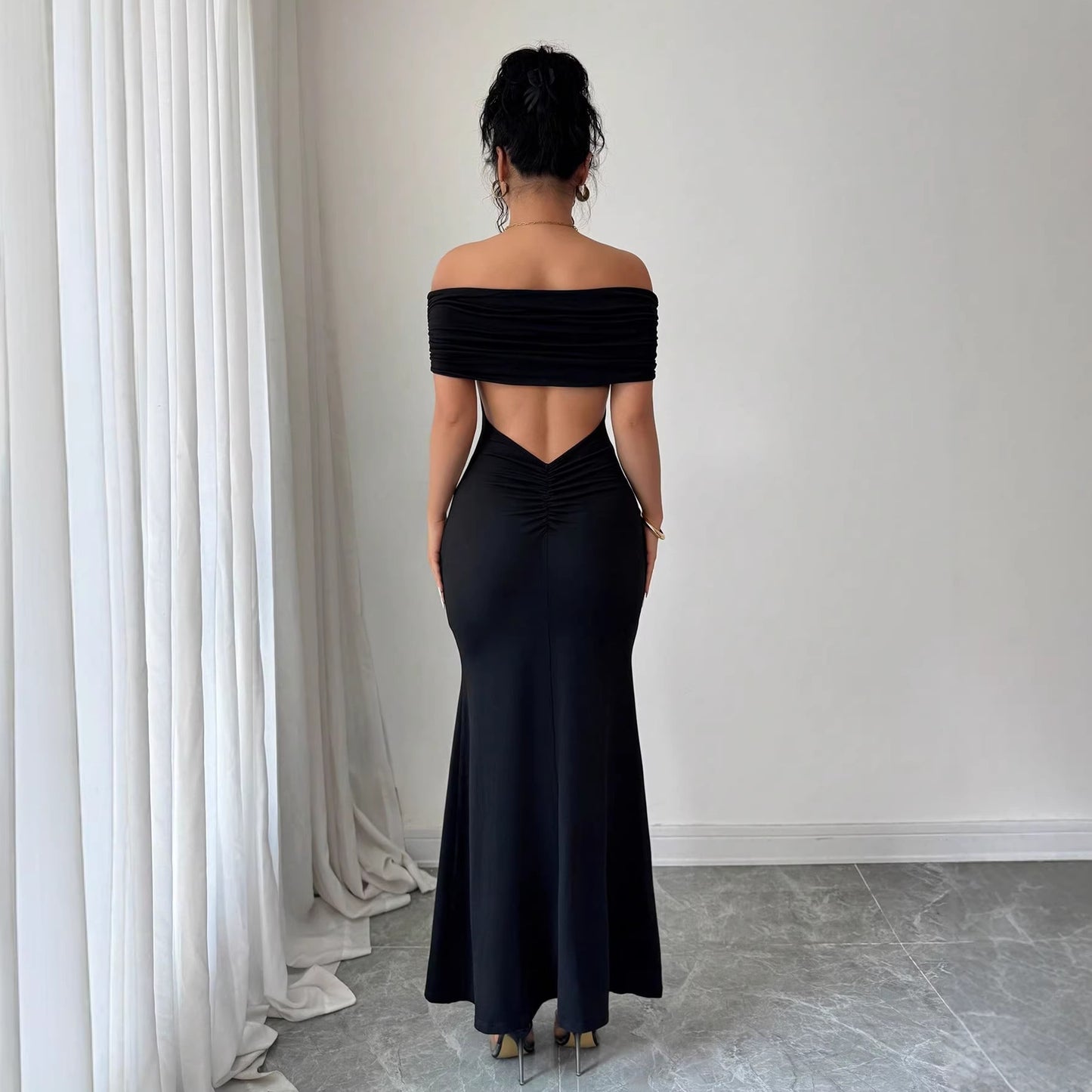 Womens Solid-Color Off-the-Shoulder Bodycon Dress With A Midriff-Baring Design